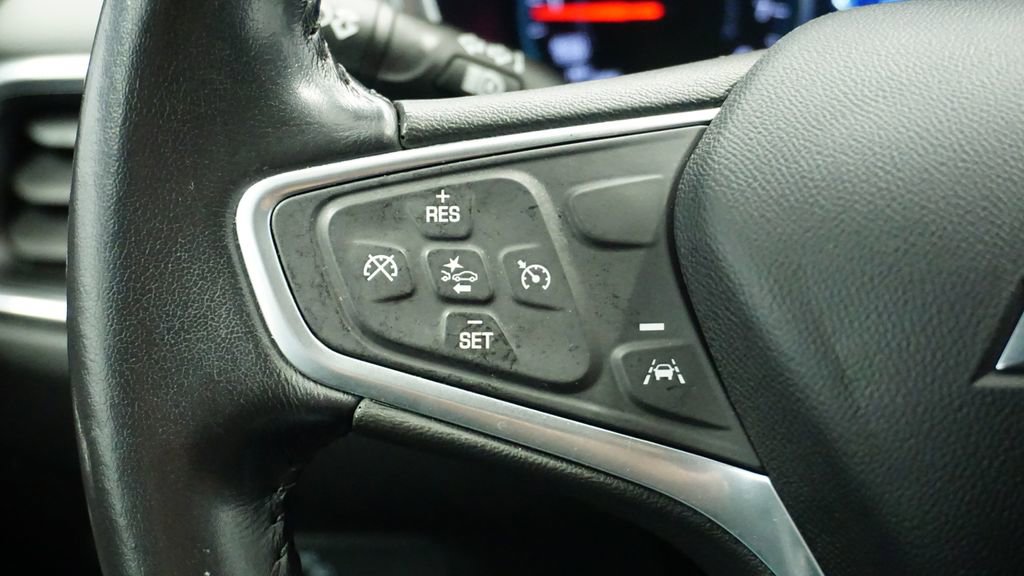 Used 2022 Chevrolet Equinox LT w/ Driver Convenience Package image 39