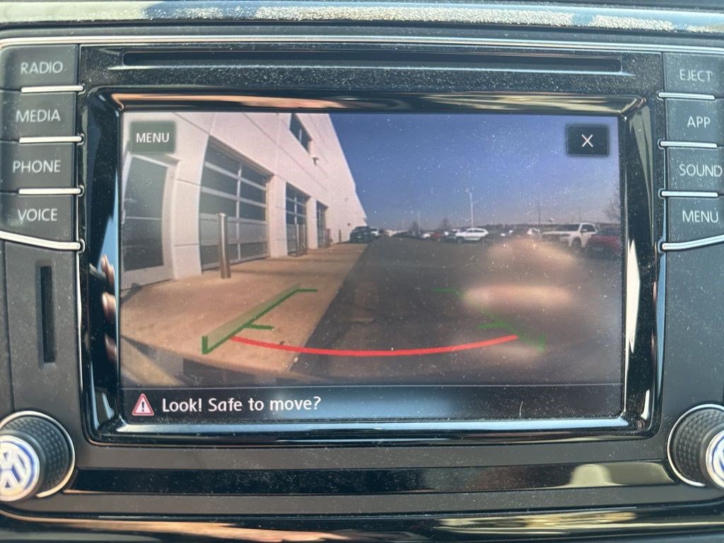 Used 2018 Volkswagen Beetle 2.0T Coast w/ Coast Lighting Package image 15