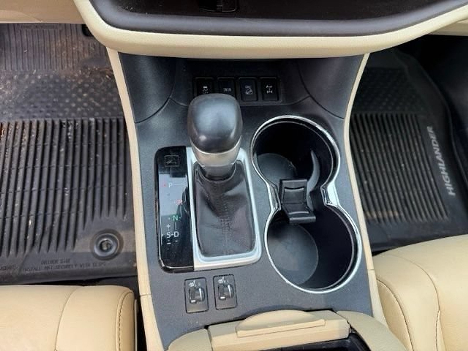 Used 2019 Toyota Highlander XLE AWD/4WD image 27