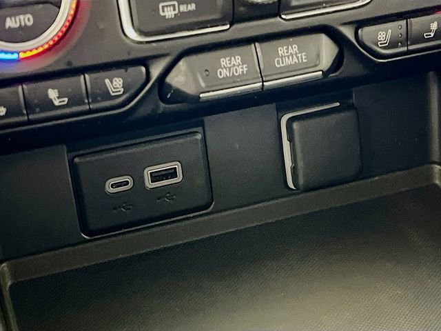 Used 2024 GMC Yukon XL AT4 w/ AT4 Premium Plus Package image 21