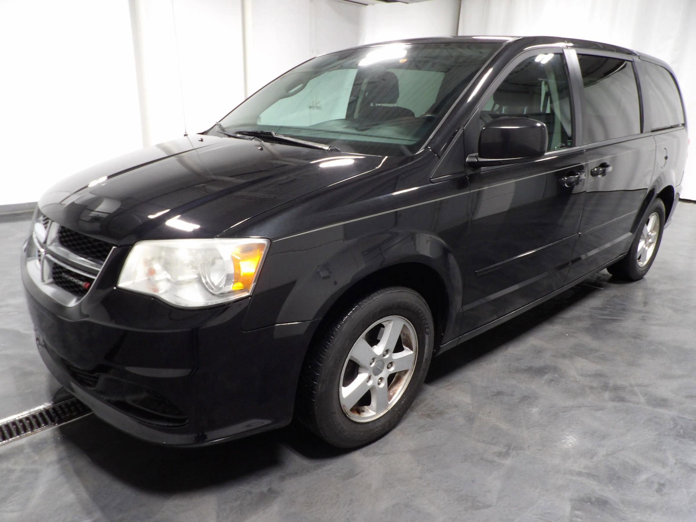 Used 2013 Dodge Grand Caravan SXT image 5