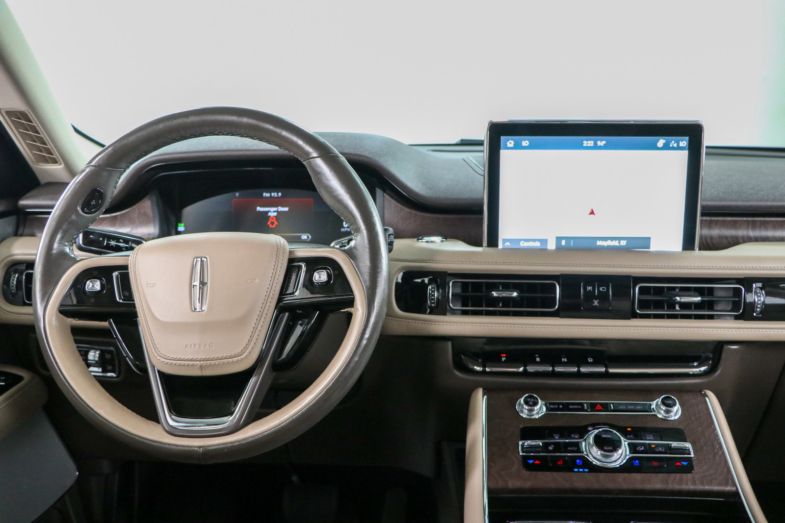 Used 2023 Lincoln Aviator Reserve w/ Equipment Group 201A AWD/4WD image 17