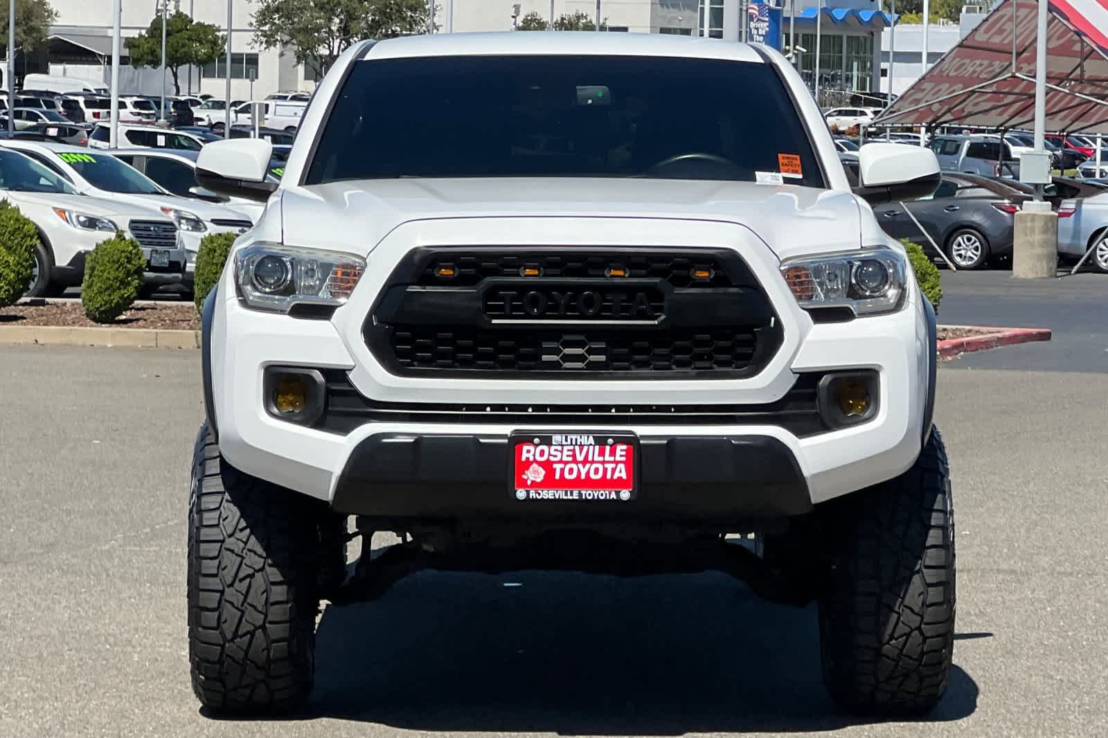 Used 2020 Toyota Tacoma TRD Off-Road w/ Technology Package RWD image 10