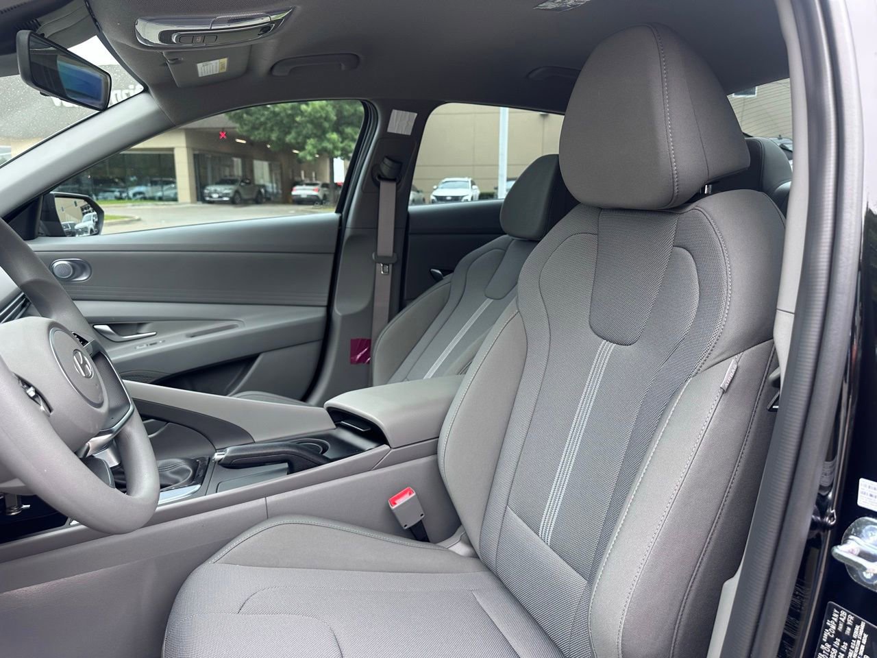 Used 2026 Hyundai Elantra SE FWD image 18