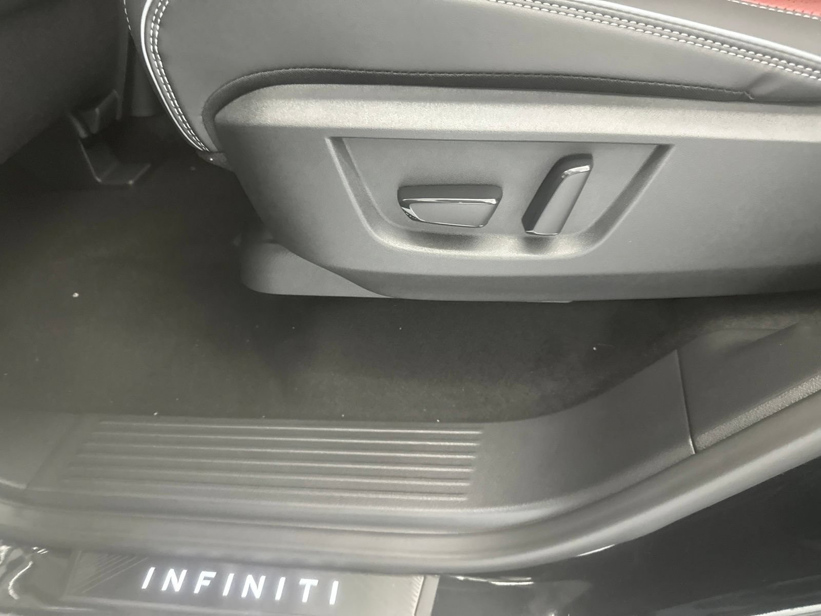 New 2027 INFINITI QX80 Autograph w/ Premium Cargo Package AWD/4WD image 23