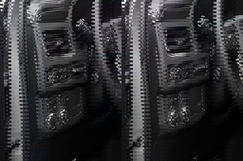 Used 2024 GMC Yukon AT4 w/ AT4 Premium Package image 16