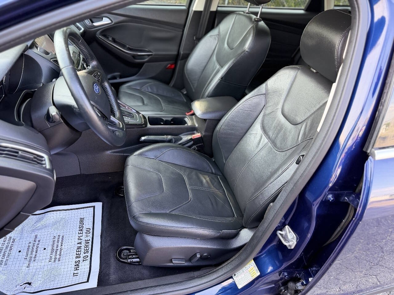 Used 2017 Ford Focus Titanium FWD image 9