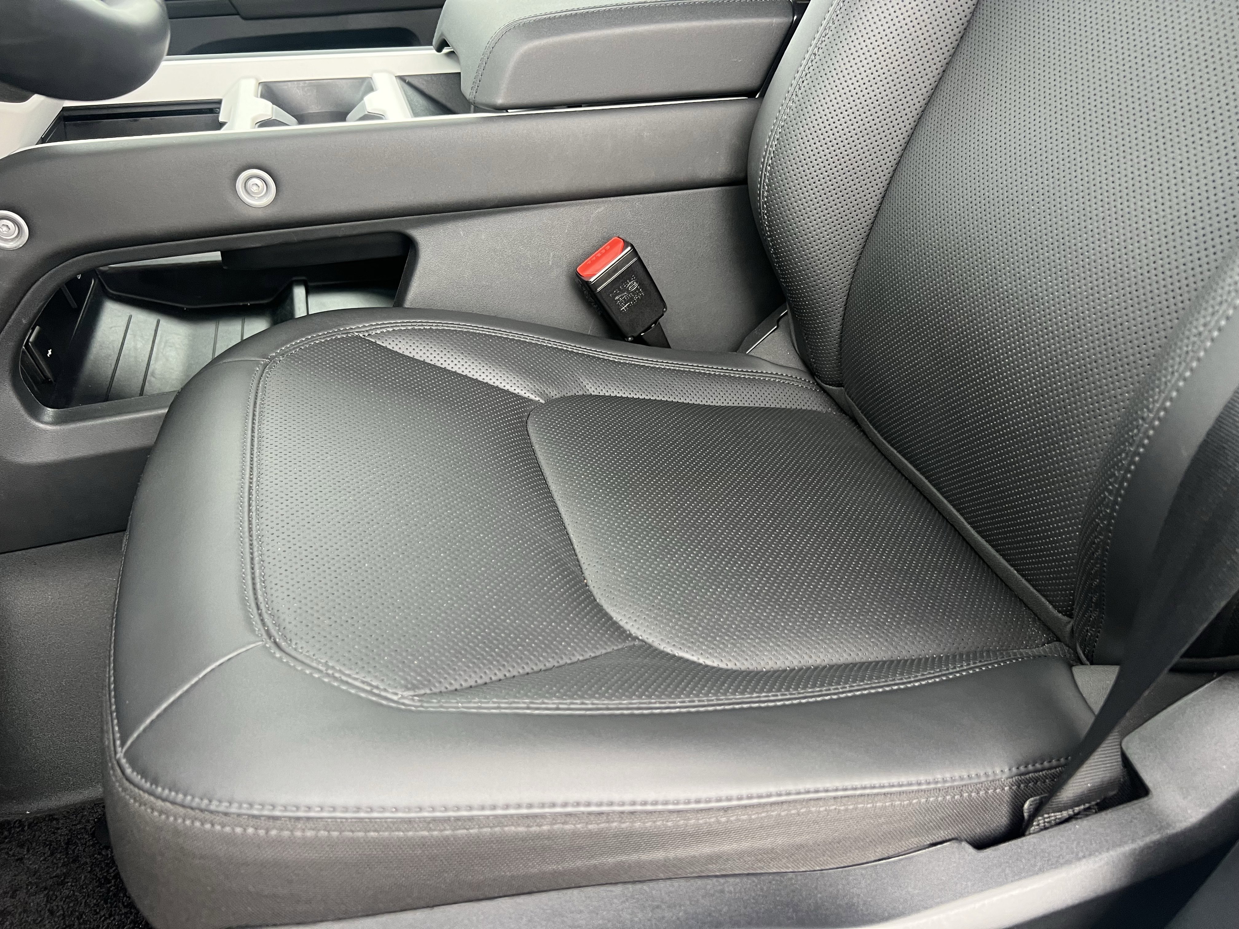 Certified 2025 Land Rover Defender 110 S image 17