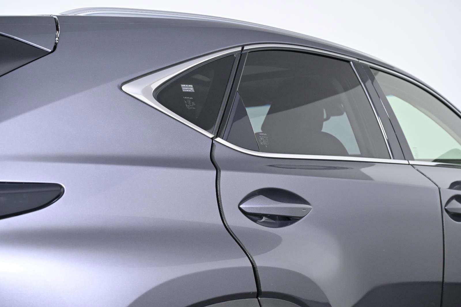 Used 2018 Lexus NX 300h AWD w/ Premium Package image 9