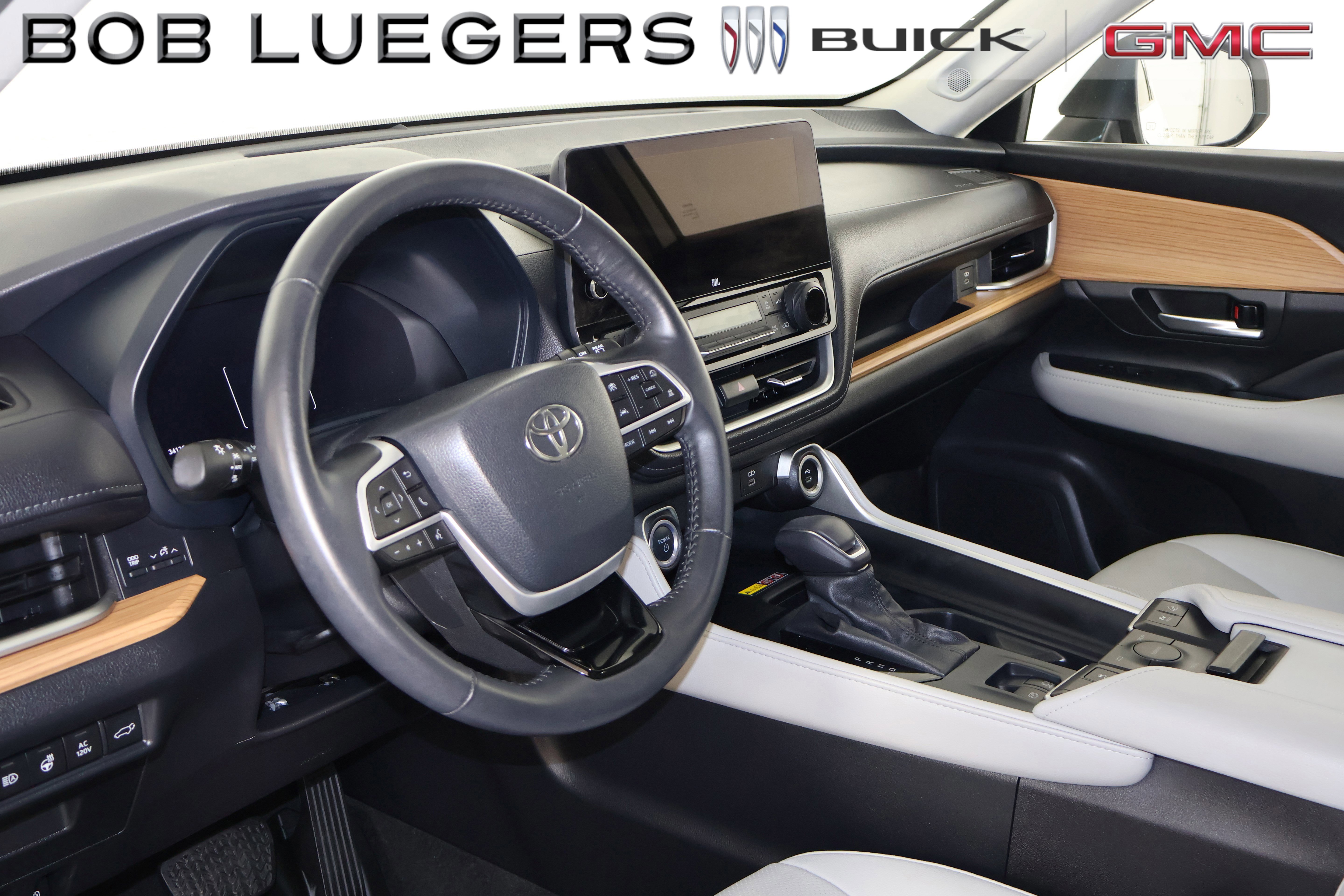 Used 2024 Toyota Grand Highlander XLE image 9