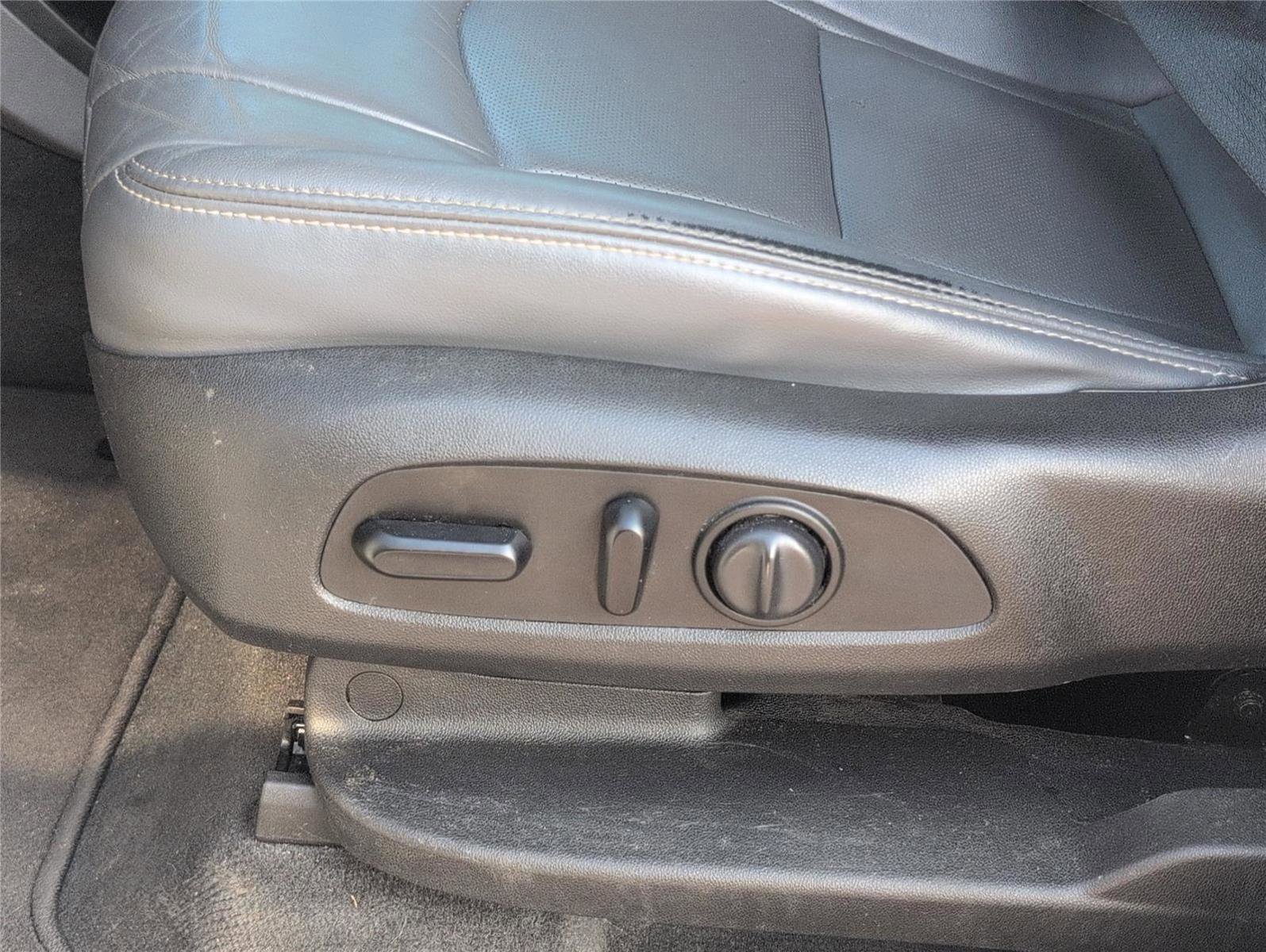 Used 2020 Buick Enclave Essence image 15