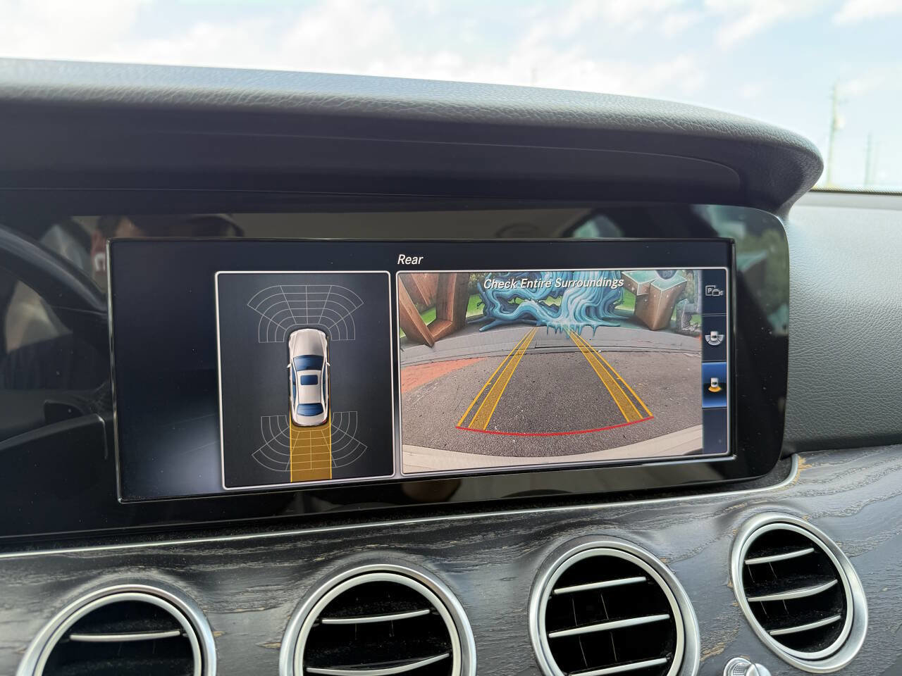 Used 2017 Mercedes-Benz E 300 4MATIC image 21