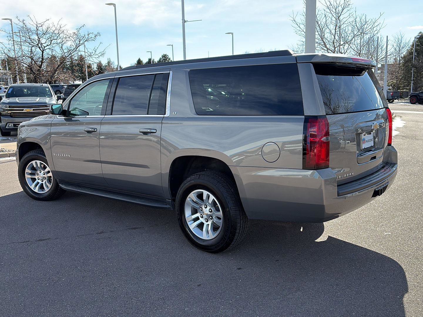 Used 2018 Chevrolet Suburban LT w/ Luxury Package image 4