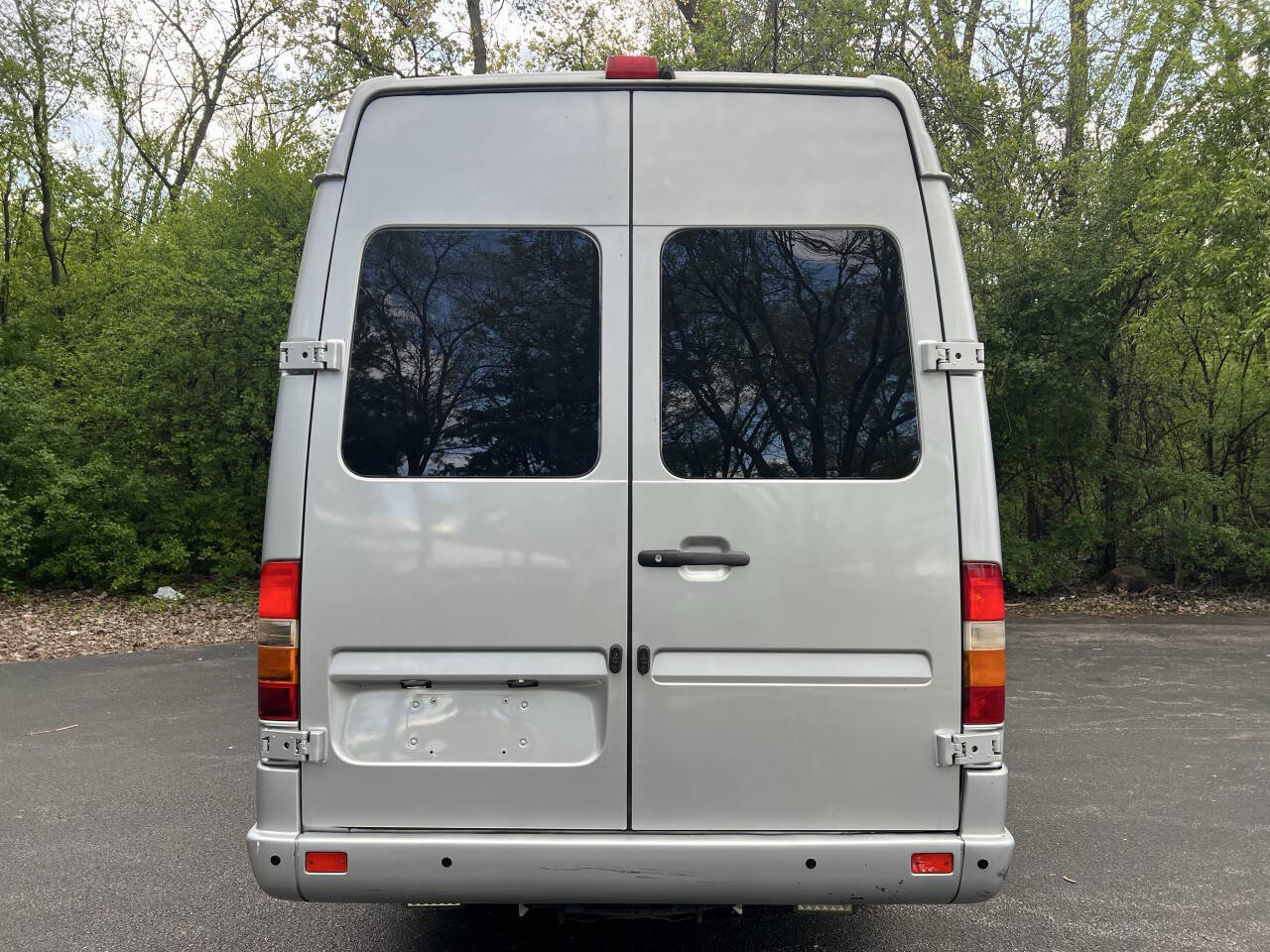 Used 2005 Dodge Sprinter 2500 w/ Cooling Group RWD image 5