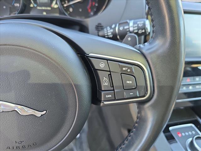 Used 2018 Jaguar F-PACE Premium AWD/4WD image 19