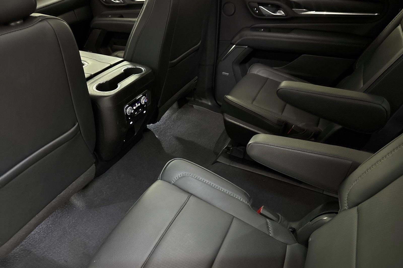 Used 2022 GMC Yukon Denali w/ Advanced Technology Package image 27