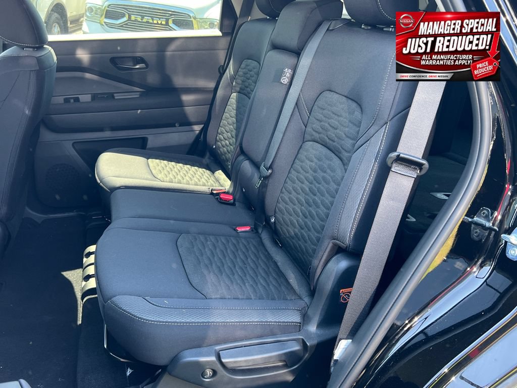 New 2025 Nissan Pathfinder SV AWD/4WD image 18