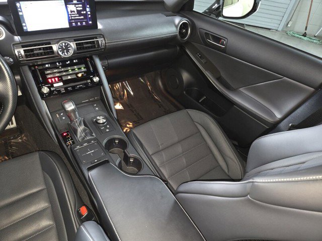 Certified 2022 Lexus IS 350 F Sport image 18