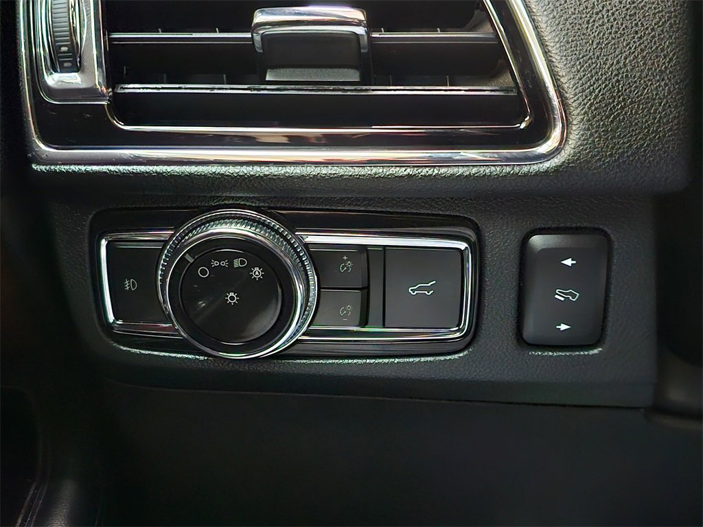 Used 2019 Lincoln Navigator Reserve image 28