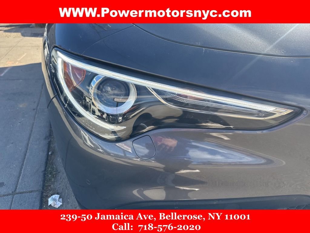 Used 2023 Alfa Romeo Stelvio Ti image 9