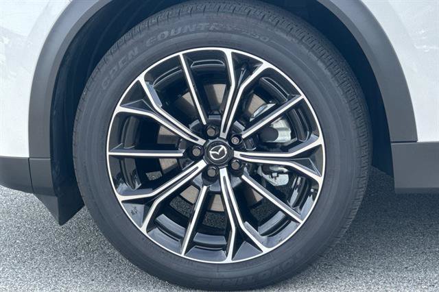 Certified 2025 MAZDA CX-70 Plug-In Hybrid w/ Premium Pkg AWD/4WD image 32