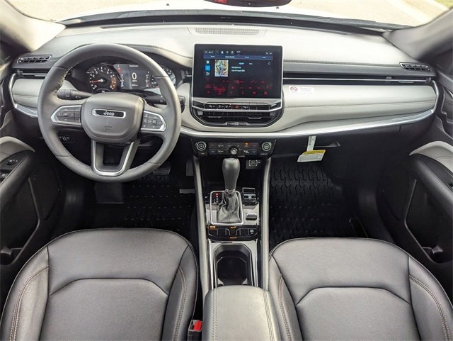 Used 2024 Jeep Compass Limited image 21