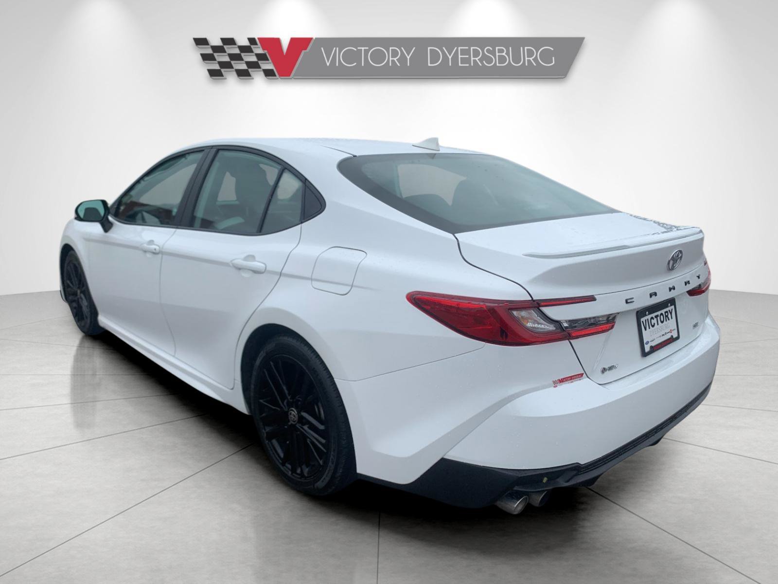 Used 2025 Toyota Camry SE FWD image 6