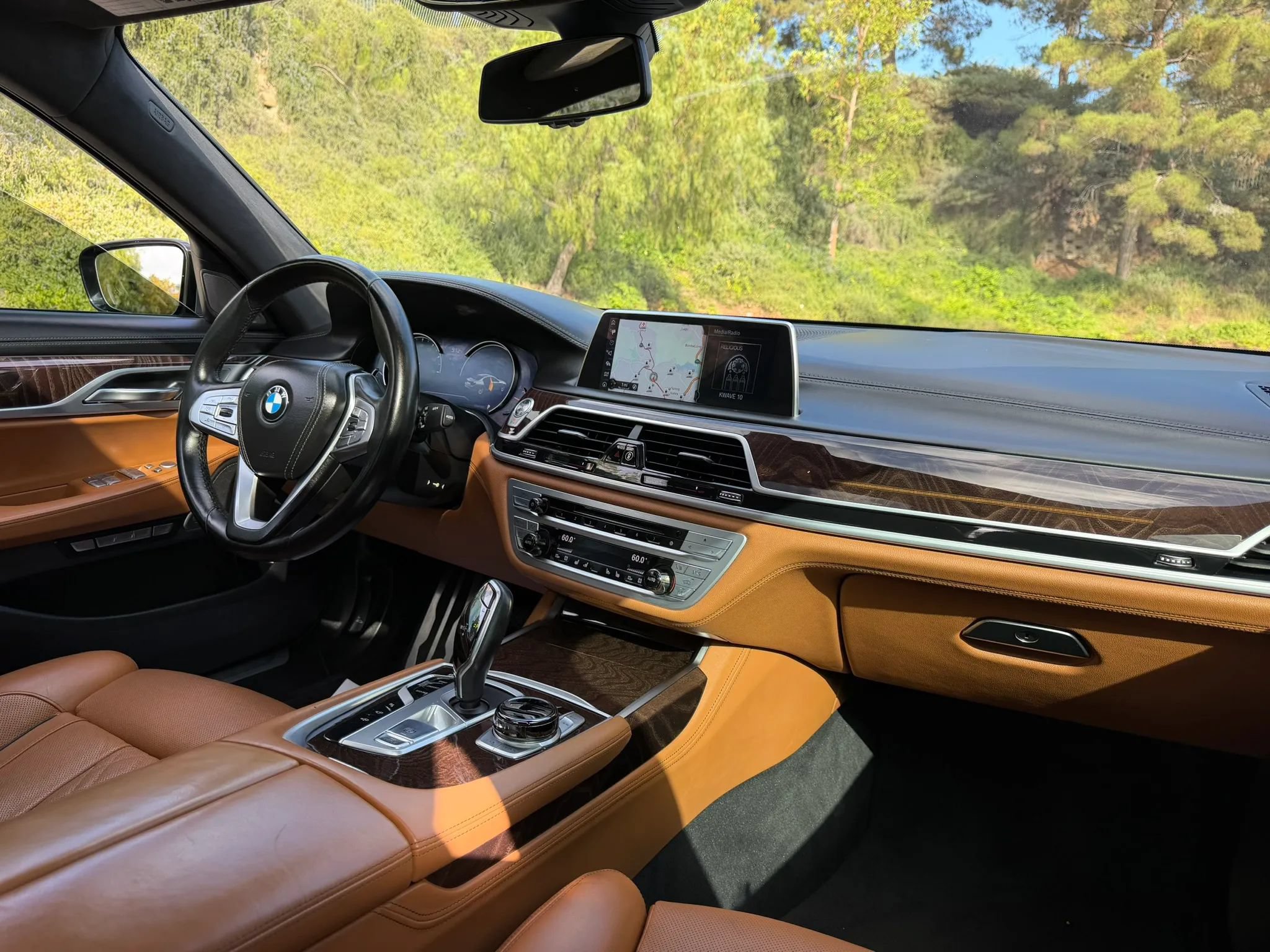 Used 2017 BMW 750i RWD image 28