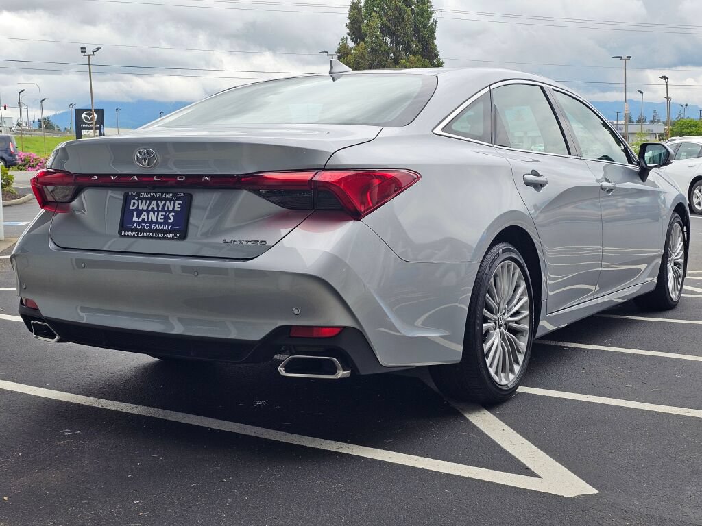 Used 2020 Toyota Avalon Limited w/ Advanced Safety Package FWD image 5
