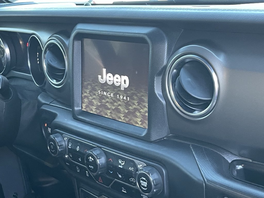 Used 2021 Jeep Wrangler Unlimited Rubicon AWD/4WD image 8