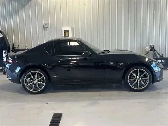 Used 2021 MAZDA MX-5 Miata RF Club RWD image 11