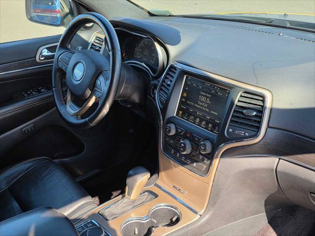 Used 2017 Jeep Grand Cherokee Limited AWD/4WD image 10