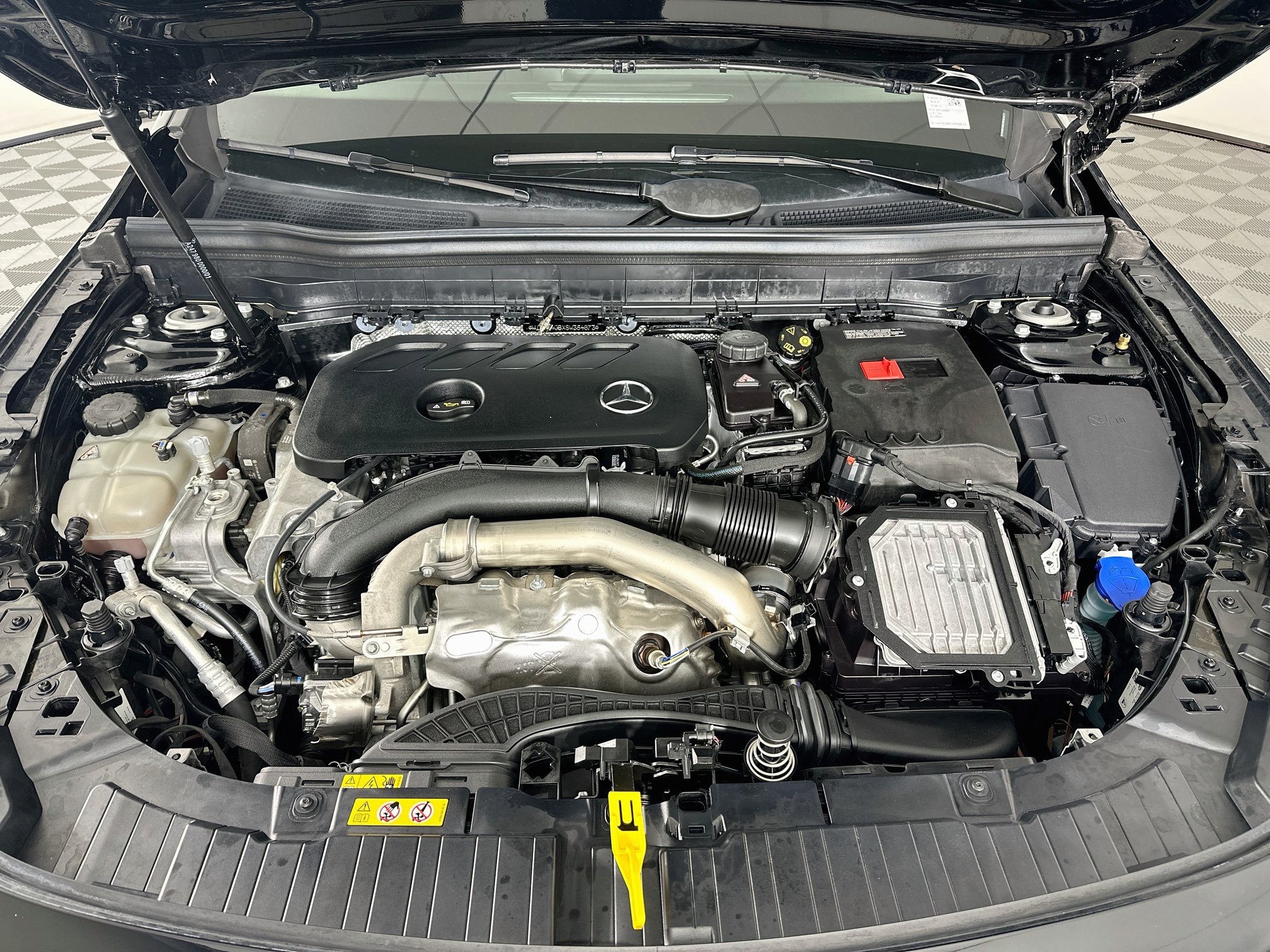 Used 2025 Mercedes-Benz GLB 250 image 34