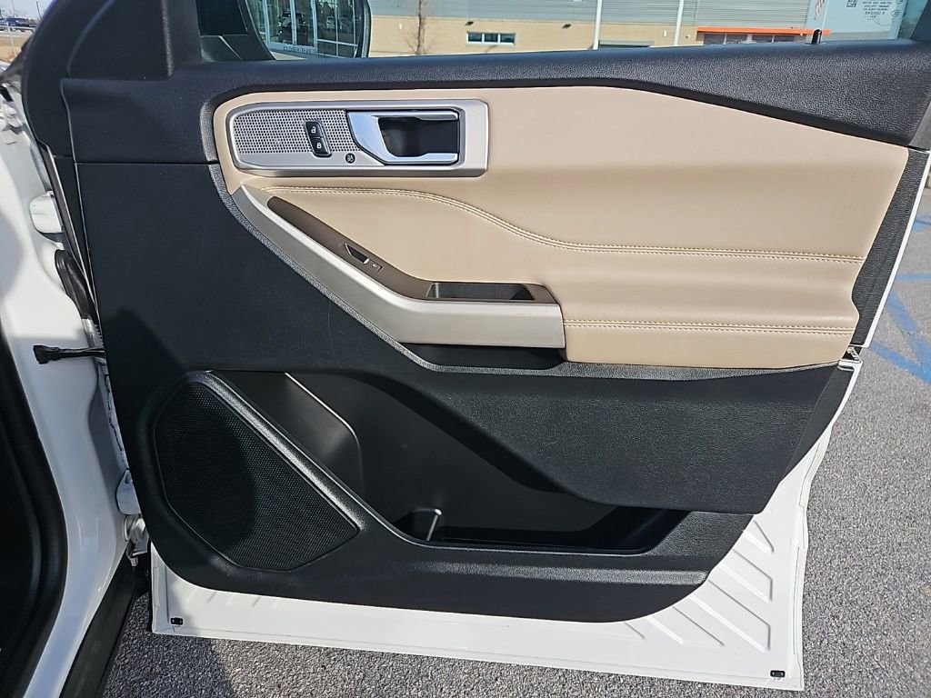Used 2023 Ford Explorer Limited image 34