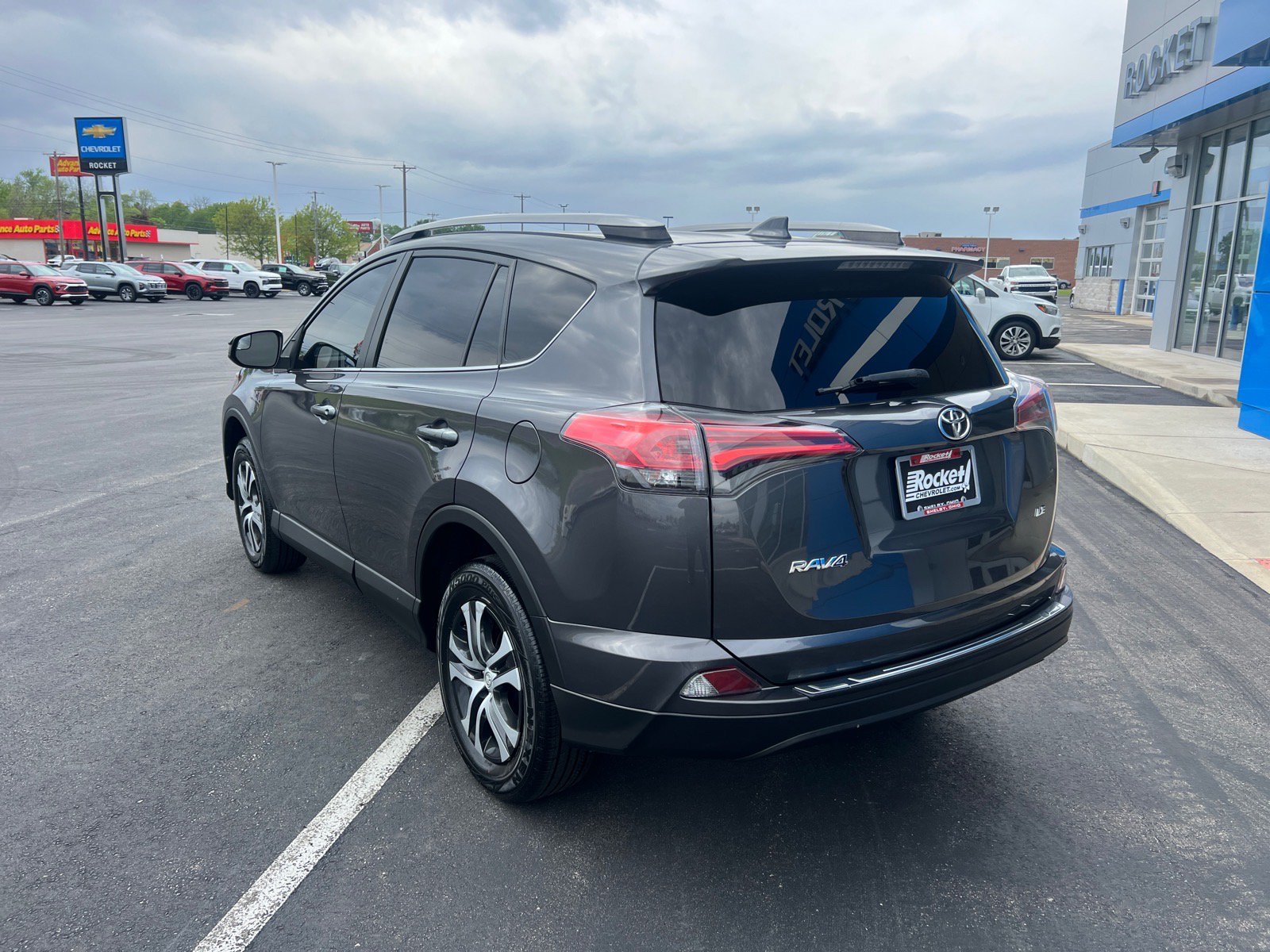 Used 2018 Toyota RAV4 LE w/ All Weather Liner Package FWD image 3