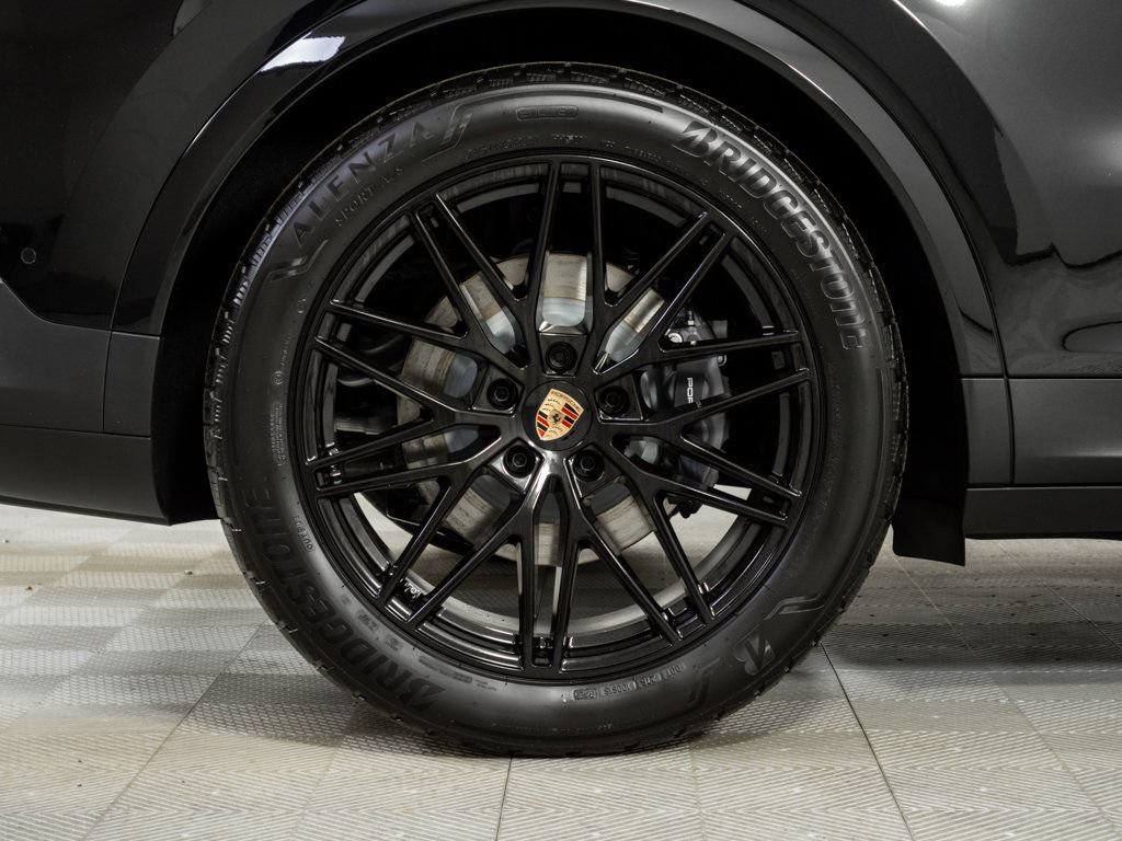 Certified 2026 Porsche Cayenne Coupe AWD/4WD image 40