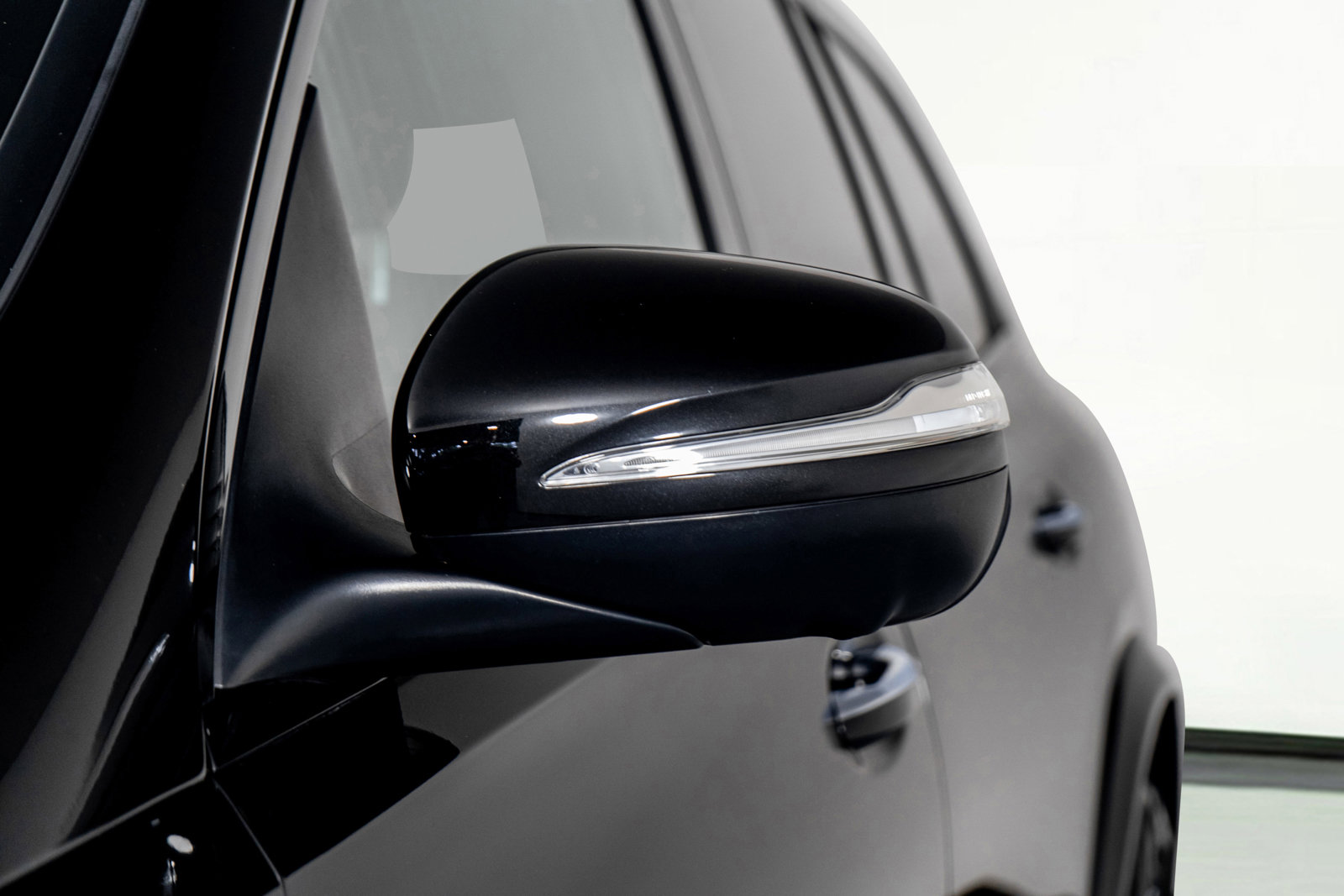 Used 2023 Mercedes-Benz GLS 580 4MATIC image 29