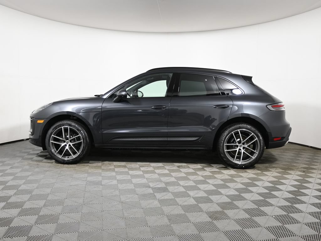 Used 2026 Porsche Macan AWD/4WD image 2