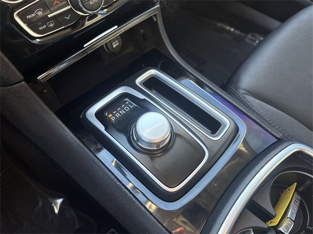 Used 2023 Chrysler 300 Touring w/ Sport Appearance Package image 19