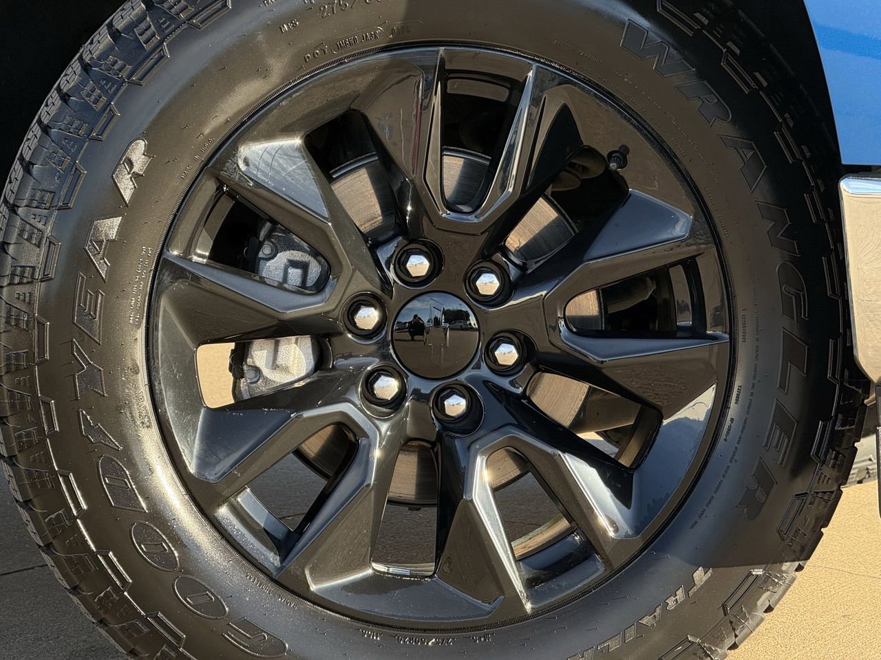 Used 2024 Chevrolet Silverado 1500 LT w/ Z71 Off-Road Package AWD/4WD image 9