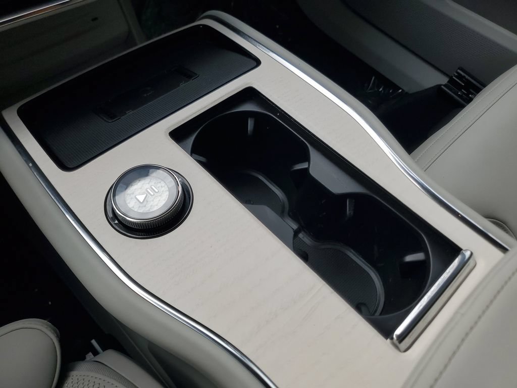 Certified 2025 Volvo EX90 Ultra AWD/4WD image 28