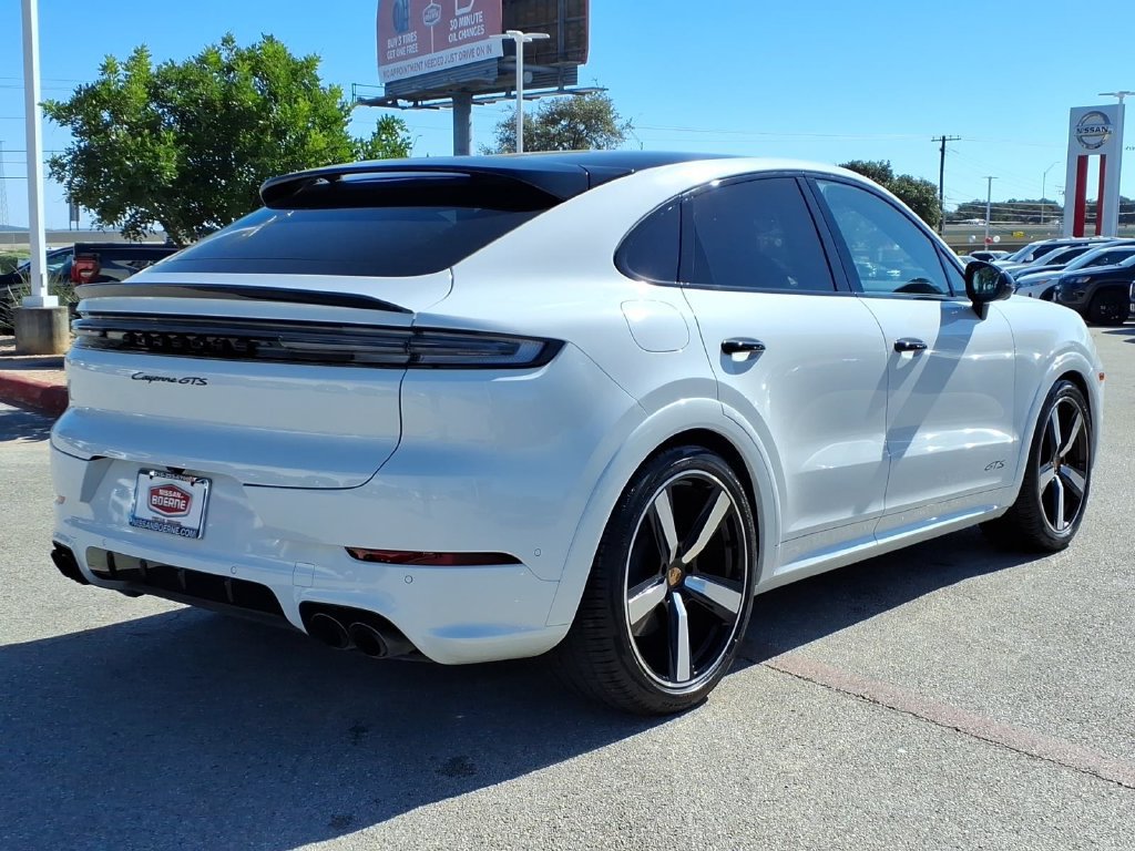 Used 2025 Porsche Cayenne GTS AWD/4WD image 12