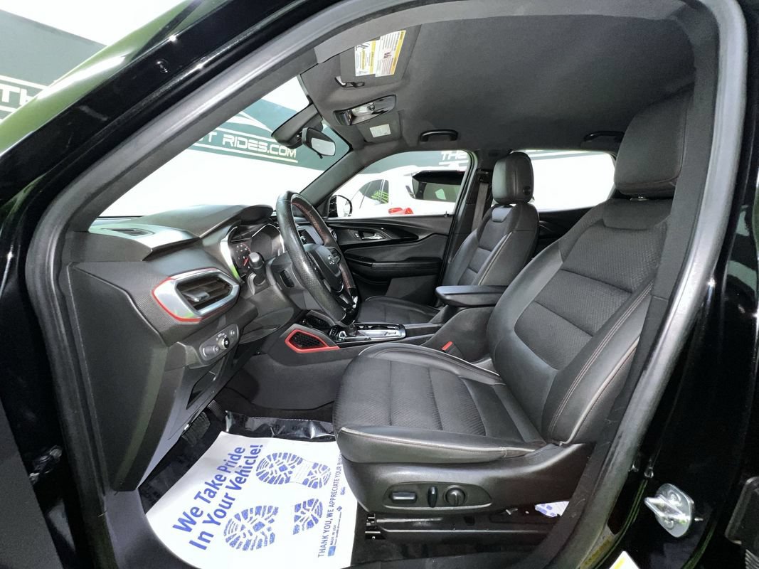 Used 2023 Chevrolet TrailBlazer RS FWD image 17