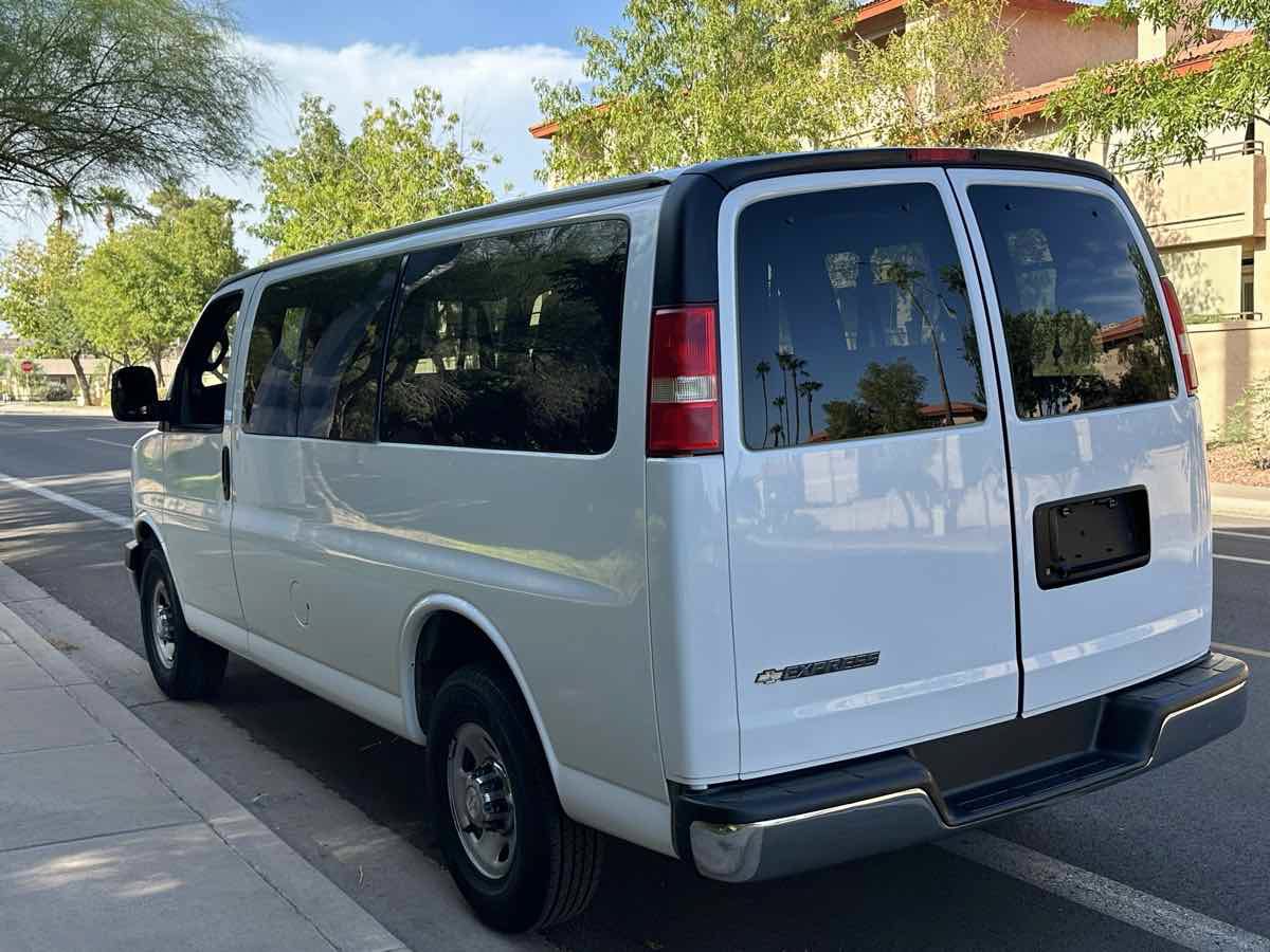 Used 2018 Chevrolet Express 3500 LT w/ LT Preferred Equipment Group RWD image 6