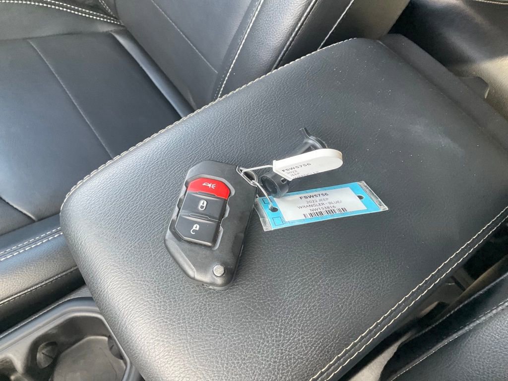 Used 2022 Jeep Wrangler Unlimited Sahara image 34