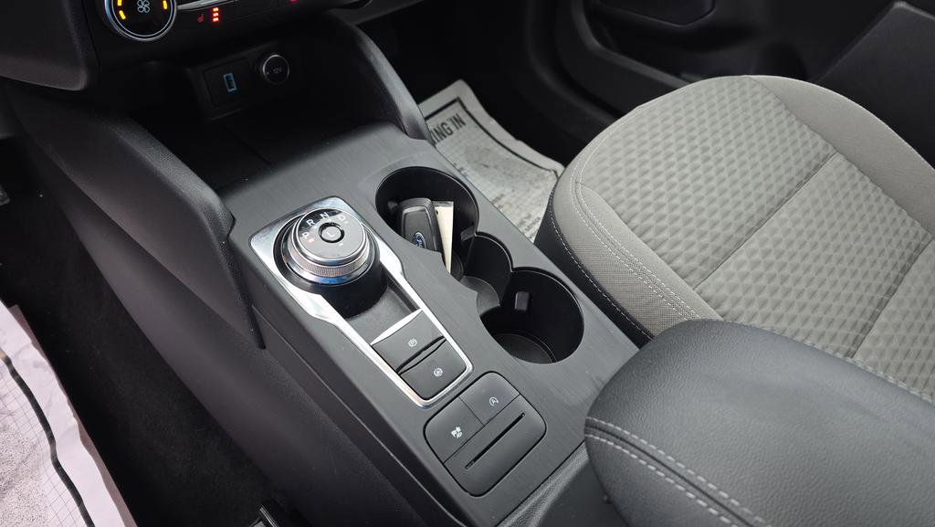 Used 2020 Ford Escape SE image 26