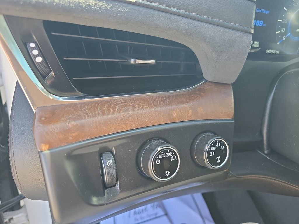 Used 2016 Cadillac Escalade Luxury AWD/4WD image 27