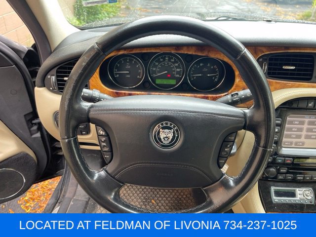 Used 2007 Jaguar XJ8 RWD image 11