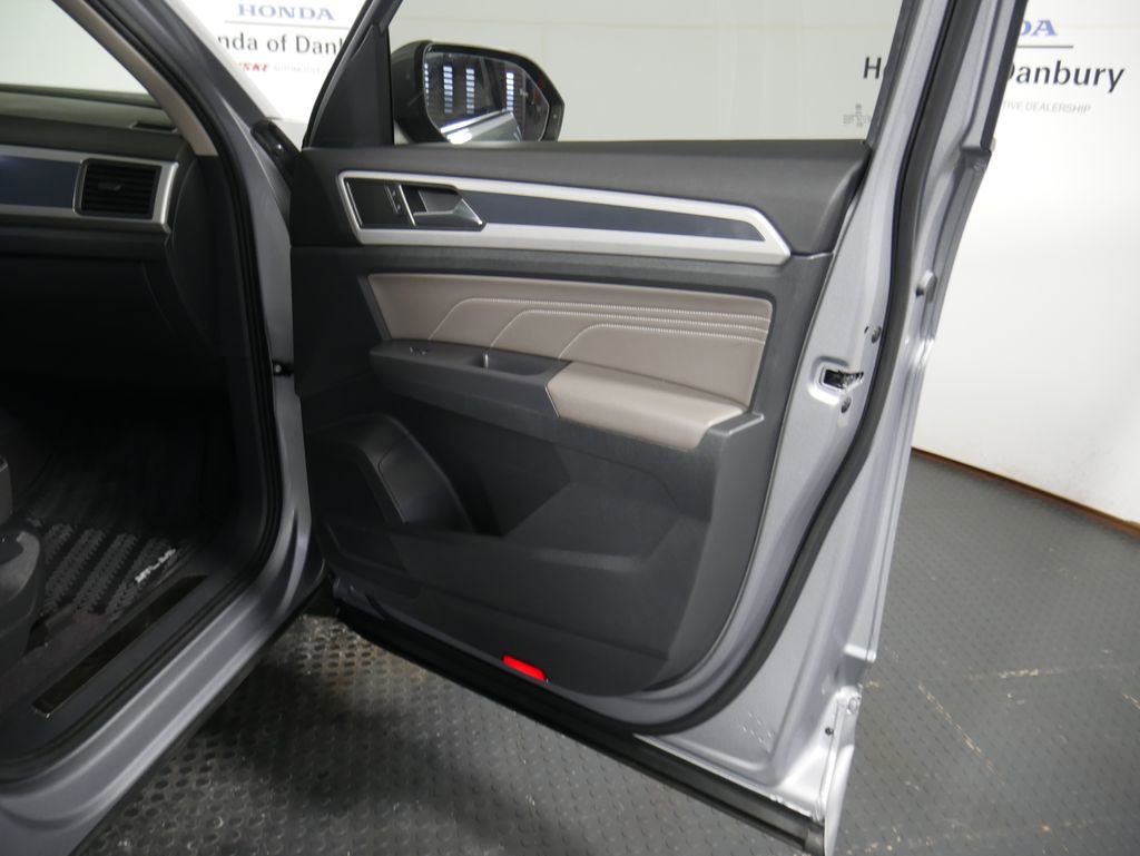 Used 2021 Volkswagen Atlas SE w/ Panoramic Sunroof Package image 6