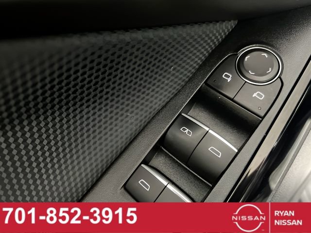 Used 2025 Chevrolet Equinox RS w/ Safety and Technology Package AWD/4WD image 34